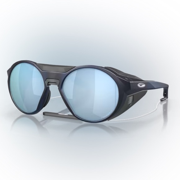 NWT authentic Oakley Clifden - Picture 2 of 9